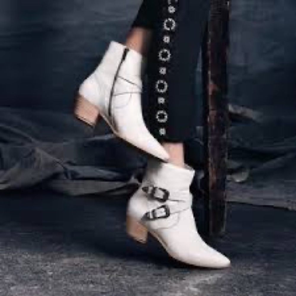 Frye Ellen Buckle Short Boots White Sz 11
